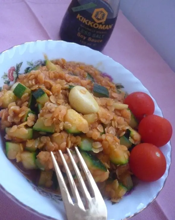Чечевица с кабачками, томленная в морковном соке: шаг 4