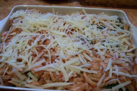 Ассорти из капусты в томатном соусе под сырной корочкой: шаг 8