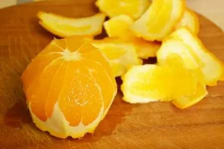 Салат с запеченной рыбой и апельсином.: шаг 2