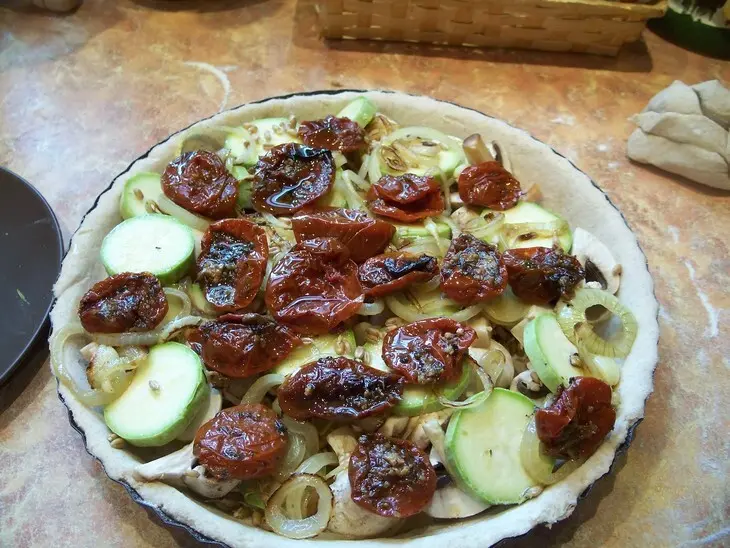 Творожный киш с кабачками и шампиньонами: шаг 8