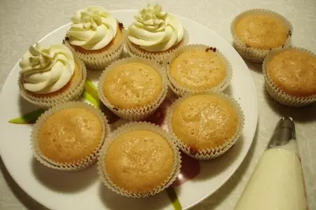 Клубничные капкейки на киселе с заварным кремом шарлотт: шаг 6