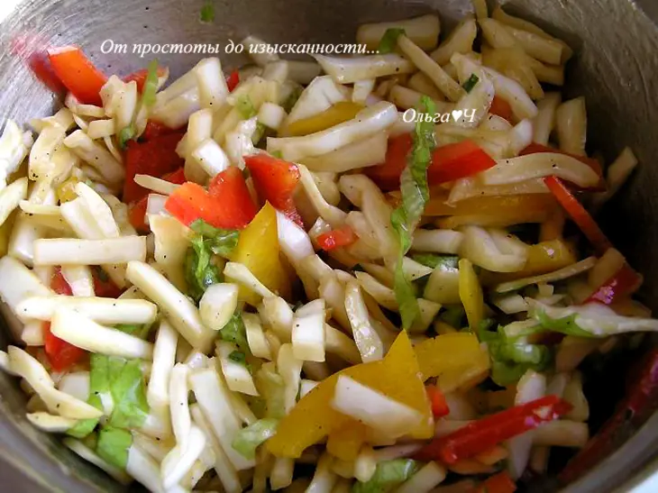 Салат из капусты в пикантной заправке: шаг 4