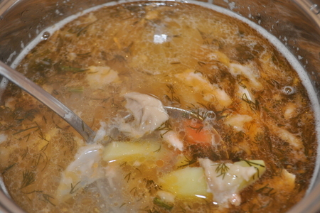 Суп-пюре с красной рыбой,картофелем и укропом.: шаг 1