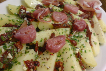 Салат из молодого картофеля с вялеными томатами и хамоном: шаг 5