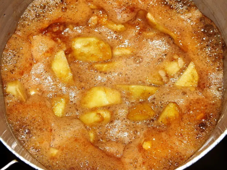 Пудинг с яблоками тоффи: шаг 4