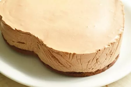 Торт "шоколадно-творожный мусс с бананами в карамельном желе".: шаг 8
