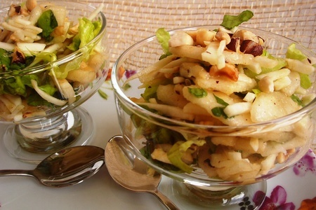 Сочный салат из груши с фундуком и сельдереем.: шаг 5