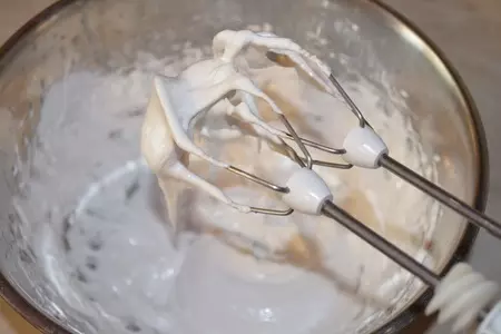 Ягодно-рисовый десертный суп с мини меренгами.: шаг 1