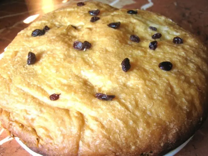 Пасхальный кулич с изюмом: шаг 4