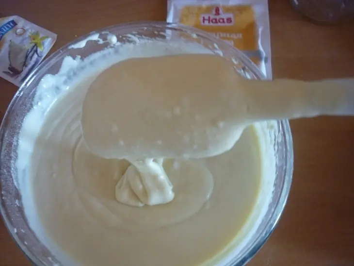 Куличики без дрожжей с шоколадом под пьяненькой глазурью: шаг 5