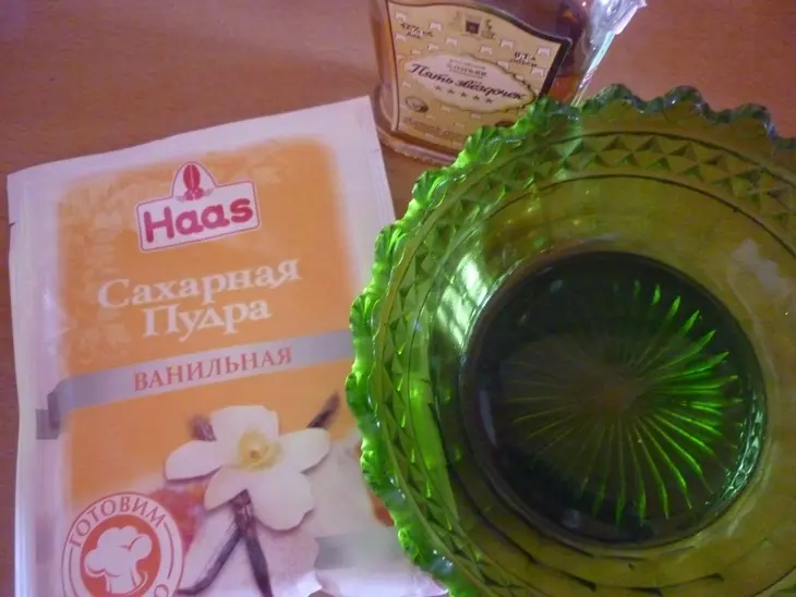 Куличики без дрожжей с шоколадом под пьяненькой глазурью: шаг 6