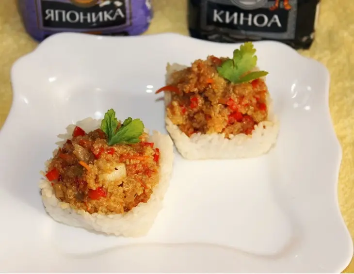 Киноа с имбирным соусом в рисовых корзиночках: шаг 7