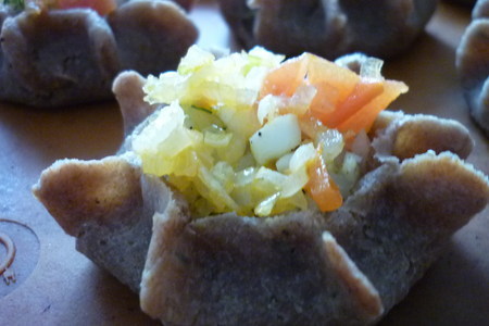 Ржаные мини-пироги с рисом,яйцом и килькой (+ бонус малосольная килечка): шаг 5