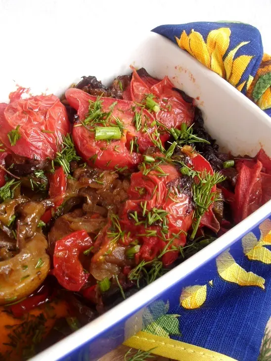 Картошечка, запеченная с грибами и помидорами.: шаг 8