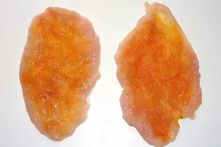 Куриный салат с рисом и зелёным горошком: шаг 2