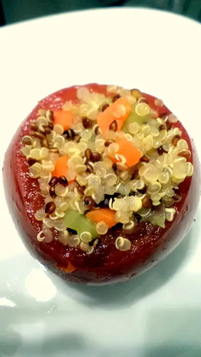 Помидоры фаршированные киноа от мистраль и овощами с пикантным соусом!: шаг 4