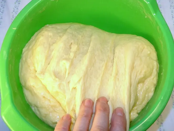 Пасхальный кулич c изюмом и цукатами: шаг 5