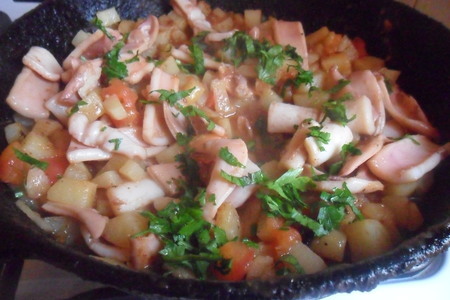 Кальмары с картофелем и помидорами: шаг 7