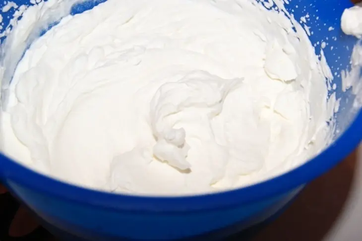 Шоколадный торт с клубничным муссом: шаг 11