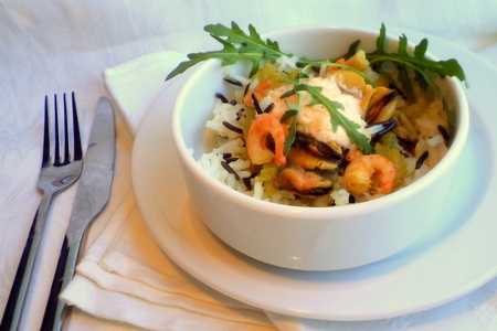 Морепродукты с овощами под чесночным соусом на пестрой рисовой подушке!: шаг 8