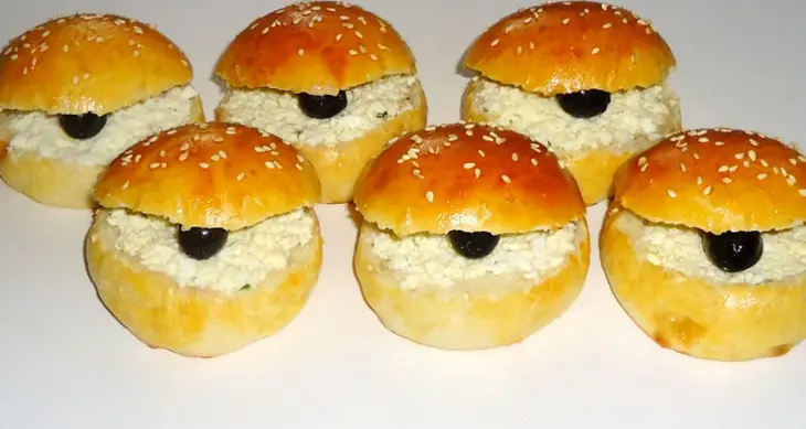 Бутерброды "ракушки с чёрным жемчугом": шаг 15
