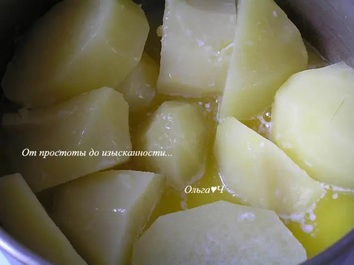 Картофельное пюре с зеленью и творожным сыром: шаг 1