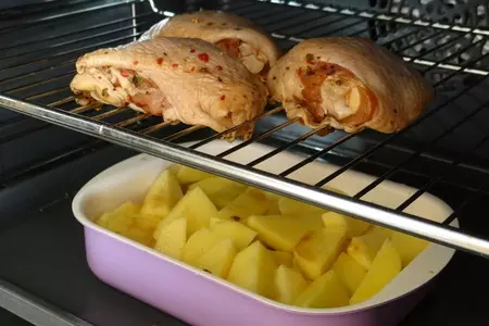 Пикантная кура с картофелем по-деревенски для родиона сергеевича (к/ф кухня): шаг 4