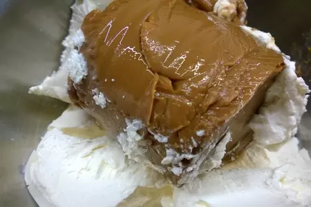 Карамельные  мини чизкейки: шаг 3