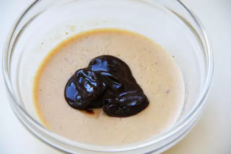 Желе с черносливом, грецким орехом и шоколадной начинкой: шаг 4