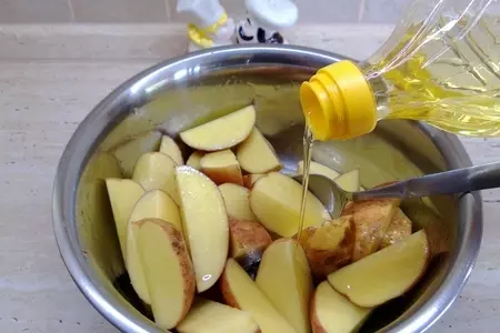 Картошка по-селянски с чесночным соусом: шаг 1