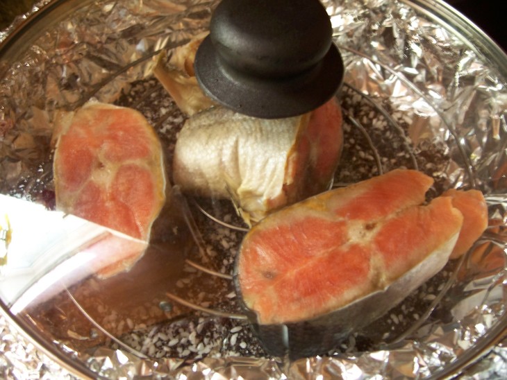 Рисовый салат  с копченым лососем: шаг 3