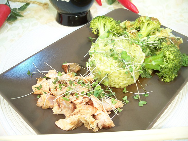 Рисовый салат  с копченым лососем: шаг 9