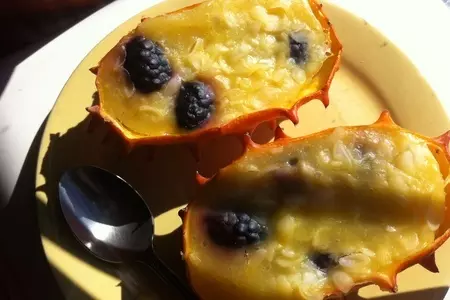 Манго-аннанасоое желе ежевикой и рисовыми хлопьями: шаг 6
