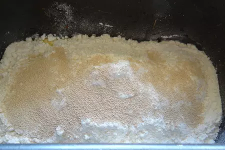 Салака на углях и хрустящие лепешки с сыром и кунжутом: шаг 1