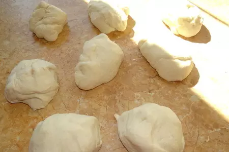 Салака на углях и хрустящие лепешки с сыром и кунжутом: шаг 3
