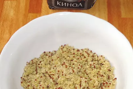 Салат из киноа с зелёным яблоком, изюмом и миндалём: шаг 2