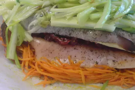Морская форель ,запечённая с овощами: шаг 7