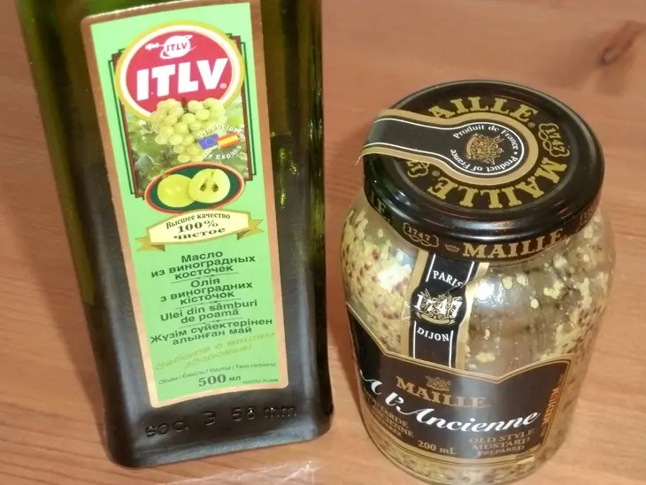 Салат из молодого картофеля с сельдью и зеленью: шаг 3