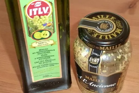 Салат из молодого картофеля с сельдью и зеленью: шаг 3