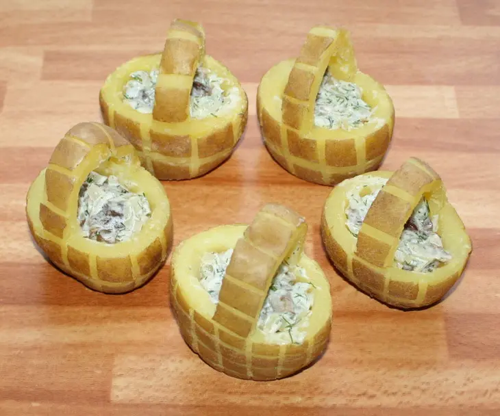 Горячая закуска "лукошко с грибами": шаг 9
