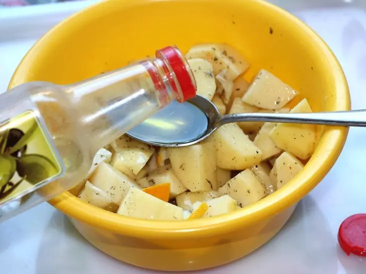Картофель, запеченный с шалфеем и лимоном: шаг 4