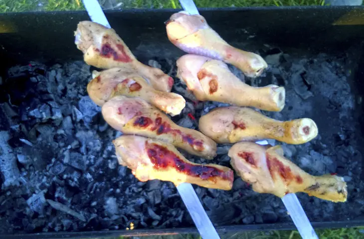 Ароматный шашлык из куриных ножек: шаг 3