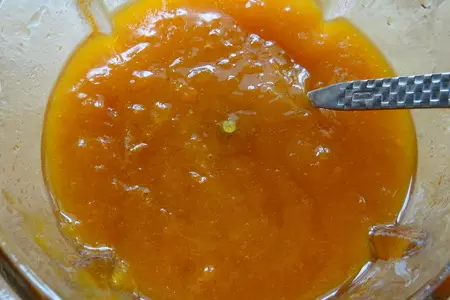 Торт бисквитный с манго, орехами и глазурью на годовасие: шаг 1