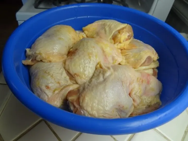 Куриные бёдра на пивных парах: шаг 1