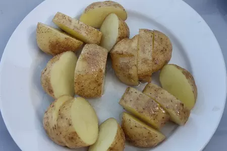 Кебаб из молодой картошки: шаг 1
