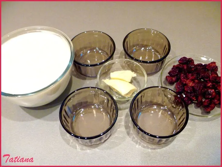 Пудинги манные с вишней: шаг 6