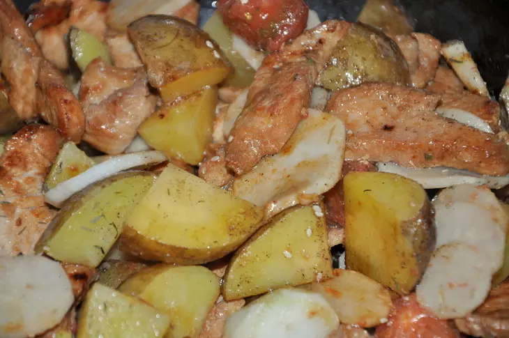 Картофель с индейкой и дайконом: шаг 4