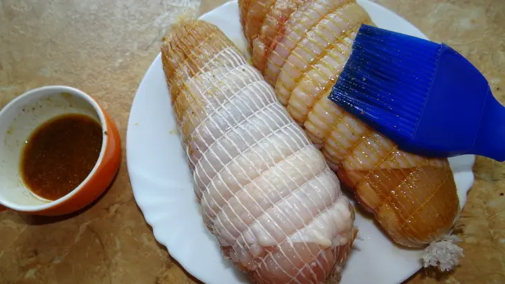 Рулет из куриной грудки с сыром и луком и овощи на шпажках - все на пикник!: шаг 5