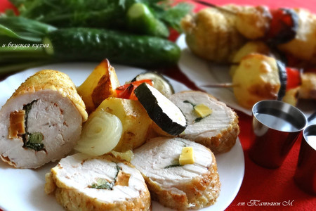 Рулет из куриной грудки с сыром и луком и овощи на шпажках - все на пикник!: шаг 9