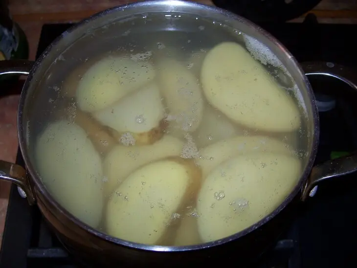 Маринованные колбаски-гриль с картошечкой-гриль: шаг 4